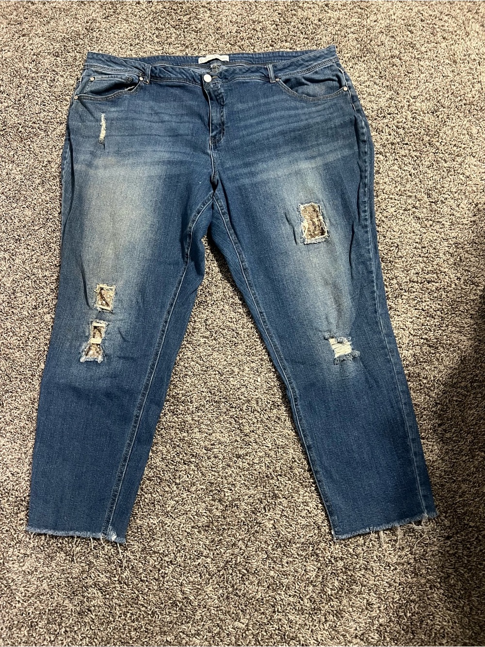 Women's Distressed Blue Jeans - Classic Mid Wash- no tag- assume to be a 20/22